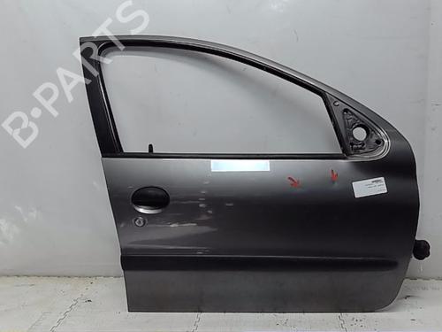 Used Right front door PEUGEOT 206 Hatchback (2A/C) 1.4 i (75 hp) 13835649
