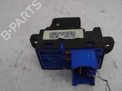 Used Right rear window switch KIA RIO III (UB) 1.4 CRDi (90 hp) 13826019