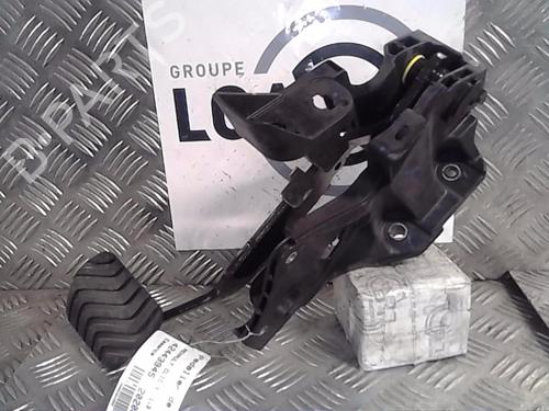 Used Break pedal RENAULT CLIO V (B7_) 1.3 TCe 130 (B7MF) (131 hp) 14554653