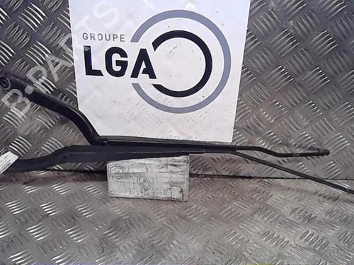 Front windshield wiper arm RENAULT TWINGO III (BCM_, BCA_) 1.0 SCe 70 | BP14557068C143 