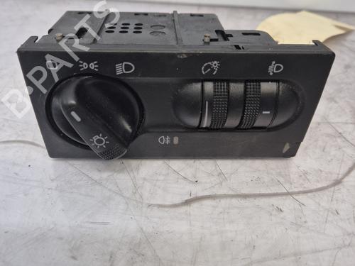 Used Headlight switch VW TRANSPORTER T4 Bus (70B, 70C, 7DB, 7DK, 70J, 70K, 7DC, 7DJ) [1990-2004]  31819237