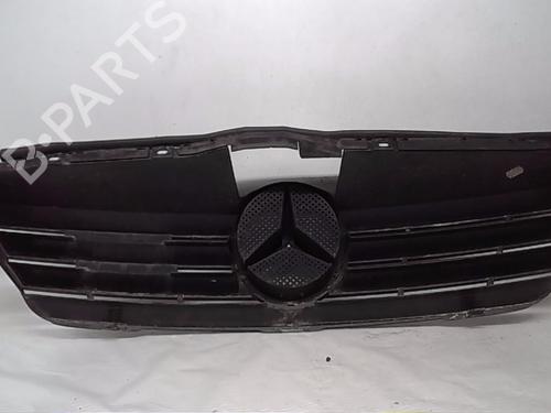 Used Grille MERCEDES-BENZ VANEO (414) 1.9 (414.700) (125 hp) 13836503