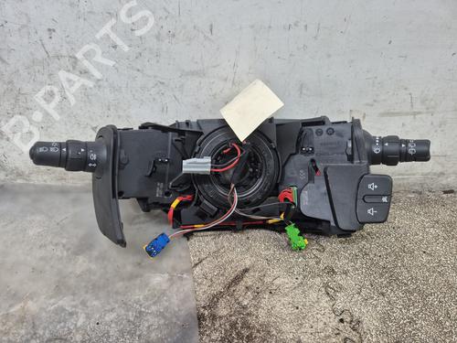 Used Steering column stalk RENAULT CLIO III (BR0/1, CR0/1) [2005-2014]  30840580