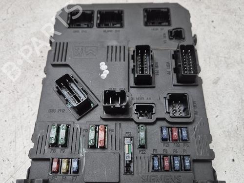 Used Fuse box Fuse box 37704992 37704992