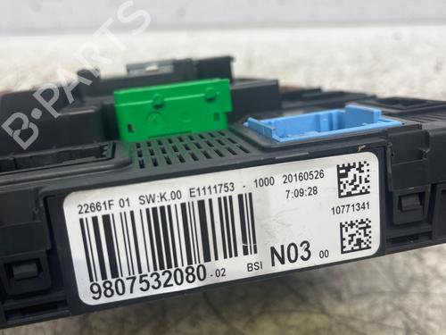 Used Fuse box Fuse box 38099885 38099885