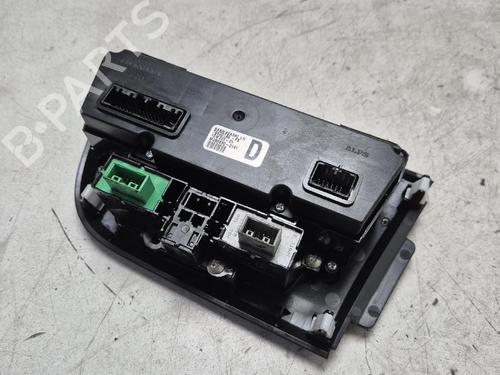 Used Climate control Climate control 37704809 37704809