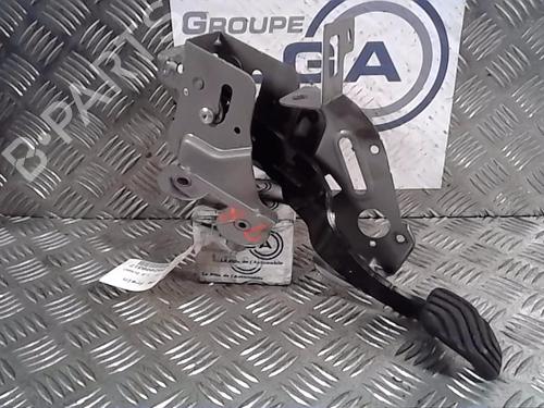 Bremsepedal RENAULT MEGANE IV Hatchback (B9A/M/N_) [2015-2025]  14552372