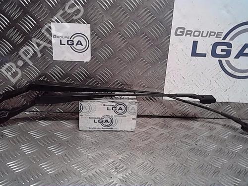 Used Front windshield wiper arm NISSAN PULSAR Hatchback (C13) 1.5 dCi (110 hp) 14553502