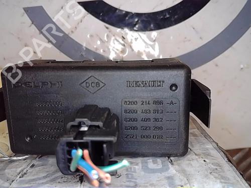 Used Warning switch RENAULT MEGANE III Grandtour (KZ0/1) 1.9 dCi (KZ0J, KZ0N, KZ1S) (131 hp) 13856475