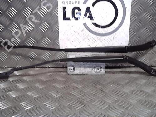Used Front windshield wiper arm CITROËN DS4 (NX_) 1.6 HDi 110 (112 hp) 14559707
