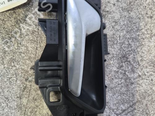 Poignée intérieure avant gauche PEUGEOT 308 SW II (LC_, LJ_, LR_, LX_, L4_) 1.5 BlueHDi 100 (102 hp) 30047238