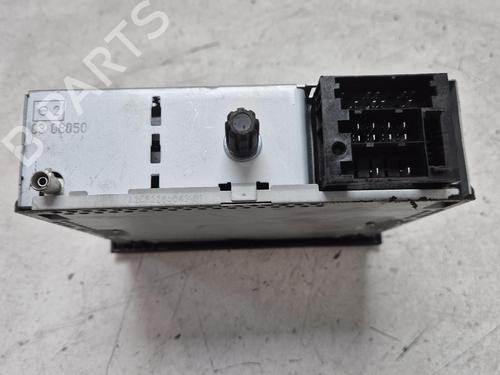 Used Radio Radio 37704894 37704894