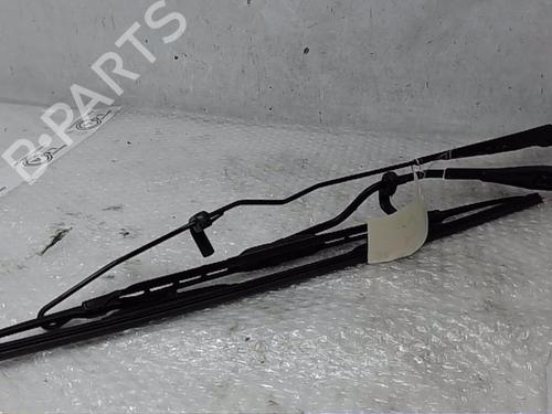 Used Front windshield wiper arm MASERATI 4200 GT / COUPE Coupe 4.2 (390 hp) 28416454