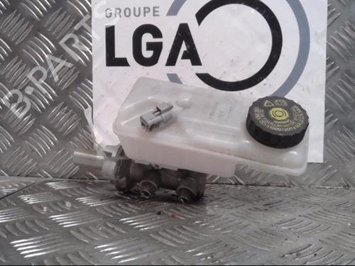 Used Brake master cylinder RENAULT KANGOO / GRAND KANGOO II (KW0/1_) 1.5 dCi 110 (KW06, KW12) (110 hp) 14520871