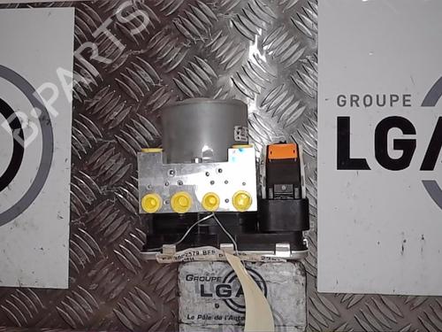 Used ABS pump RENAULT MEGANE IV Hatchback (B9A/M/N_) [2015-2025]  13853908