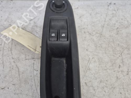 left-front-window-switch-renault-clio-iii-br01-cr01-2005-2006-2007-2008-2009-2010-2011-2012-2013-2014-34528754 main image