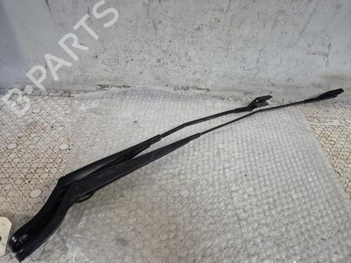 Used Front windshield wiper arm PEUGEOT 208 I (CA_, CC_) 1.2 VTI 82 (82 hp) 26656960