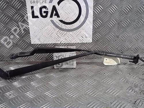 Used Front windshield wiper arm PEUGEOT 206 Hatchback (2A/C) 2.0 HDI 90 (90 hp) 14559073
