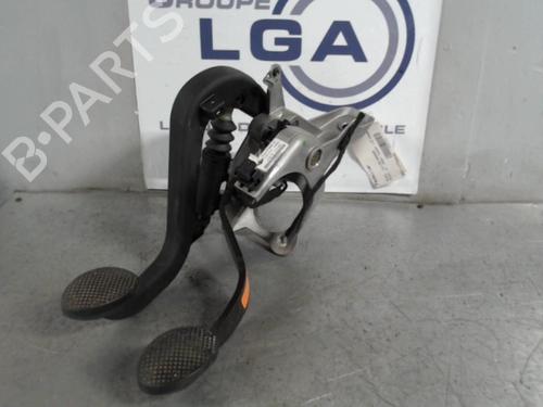 Used Break pedal MINI MINI (R56) Cooper (120 hp) 14548172