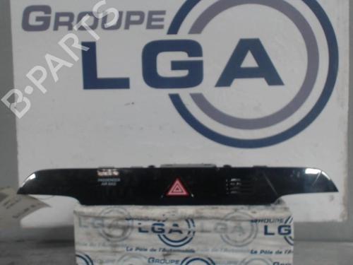 Used Warning switch HYUNDAI TUCSON (TL, TLE) 1.7 CRDi (116 hp) 13869397
