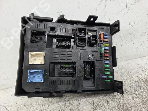 fuse-box-peugeot-607-9d-9u-2000-39500860 main image