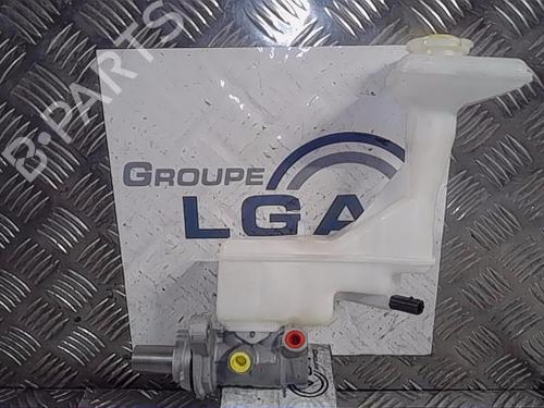Used Brake master cylinder RENAULT KADJAR (HA_, HL_) 1.3 TCe 140 (HLNB, HLN1) (140 hp) 14521636