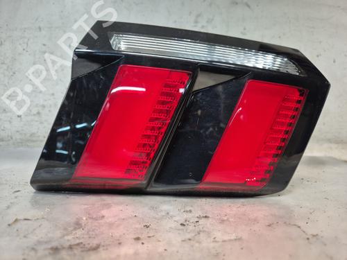 Used Right tailgate light PEUGEOT 3008 II SUV (MC_, MR_, MJ_, M4_) 1.5 BlueHDi 130 (131 hp) 29516487