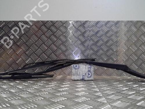 Used Front windshield wiper arm RENAULT MEGANE II (BM0/1_, CM0/1_) 1.4 16V (BM0B, CM0B) (98 hp) 14548904