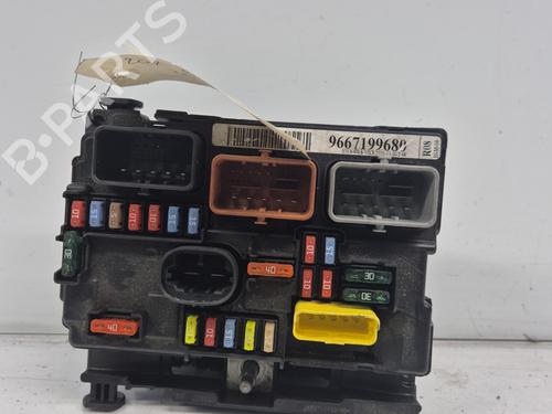 Used Fuse box Fuse box PEUGEOT 207 (WA_, WC_) 1.4 HDi (68 hp) 33443800 33443800