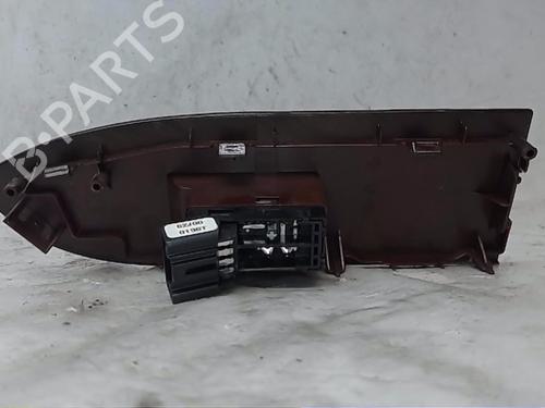 Used Right rear window switch SUZUKI GRAND VITARA II (JT, TE, TD) 1.9 DDiS All-wheel Drive (JT419, TD44, JB419WD, JB419XD,... (129 hp) 20216973