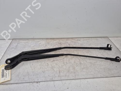 Used Front windshield wiper arm PEUGEOT 407 (6D_) 2.0 HDi 135 (6DRHRH, 6DRHRE, 6DRHRG, 6DRHRJ) (136 hp) 32376822