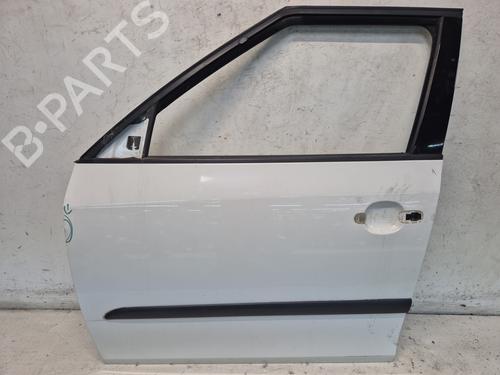 Used Left front door SKODA FABIA II (542) 1.2 TSI (86 hp) 26227762