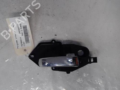 Used Front right interior door handle FIAT 500 (312_) 1.2 (312AXA1A) (69 hp) 15970373