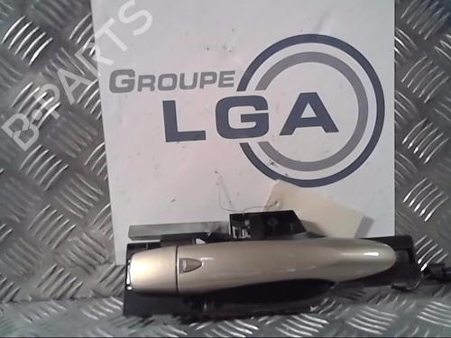 Used Front right exterior door handle RENAULT KADJAR (HA_, HL_) 1.5 BLUE dCi 115 (HLA6) (116 hp) 13863859
