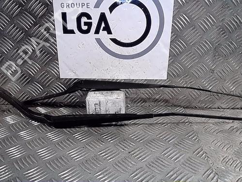 Used Front windshield wiper arm RENAULT TWINGO III (BCM_, BCA_) 0.9 TCe 90 (BCM9, BCM2) (90 hp) 14557123