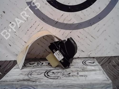 Used Right front window switch RENAULT CLIO IV (BH_) 1.5 dCi 90 (90 hp) 13851343