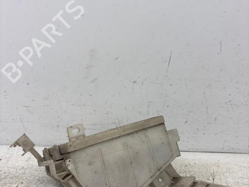 Used Fuse box Fuse box 38275120 38275120