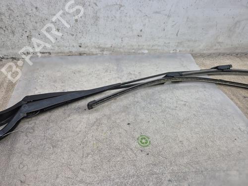 Used Front windshield wiper arm RENAULT TWINGO II (CN0_) [2007-2025]  29621147