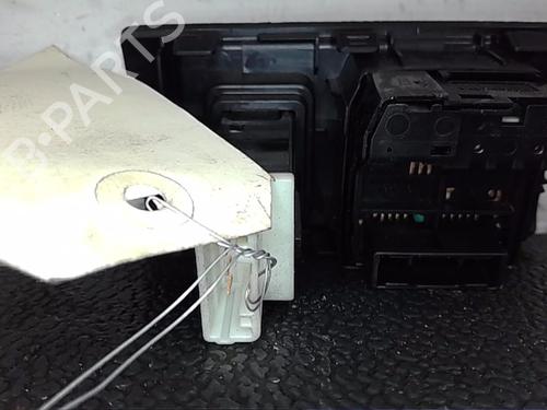 Switch LEXUS CT (ZWA10_)  | BP23899295I30 