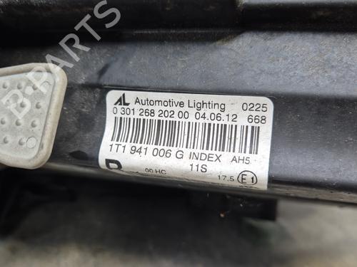 Right headlight VW TOURAN (1T3) 2.0 TDI | BP29758323C29 