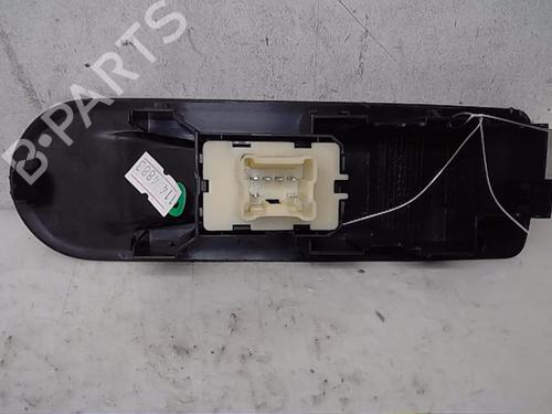 Used Right front window switch RENAULT CLIO IV (BH_) 0.9 TCe 90 (BHNF, BHMA, BHMH, BHJK, BHJR) (90 hp) 13832020