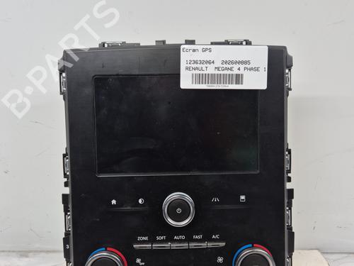 display-monitor-renault-megane-iv-hatchback-b9amn_-2015-33835040 main image
