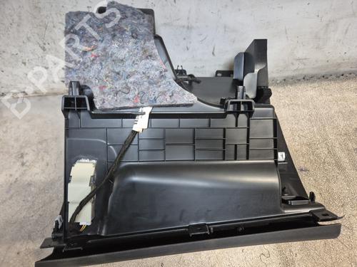 Glove box PEUGEOT 3008 II SUV (MC_, MR_, MJ_, M4_) 1.5 BlueHDi 130 | BP29550500C95 