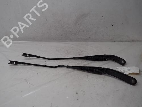 Used Front windshield wiper arm AUDI A5 (8T3) 2.7 TDI (190 hp) 15821970
