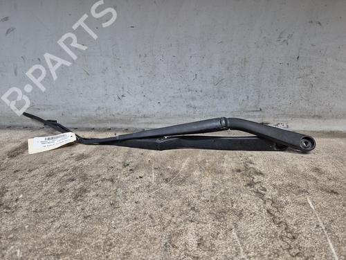 Used Front windshield wiper arm NISSAN JUKE (F15) 1.5 dCi (110 hp) 29155178