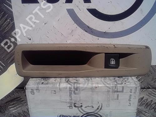 Used Left rear window switch RENAULT SCÉNIC III (JZ0/1_) 2.0 16V (JZ0G, JZ0P, JZ1E, JZ1P) (140 hp) 13857998
