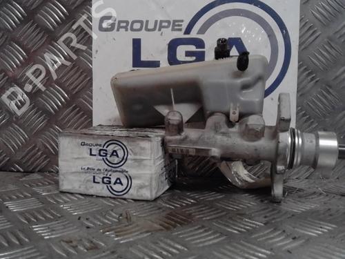Used Brake master cylinder RENAULT TRAFIC II Van (FL) [2001-2025]  14520982