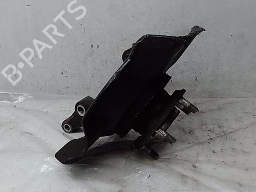 Used Right front steering knuckle KIA SORENTO II (XM) 2.2 CRDi 4WD (197 hp) 16567912