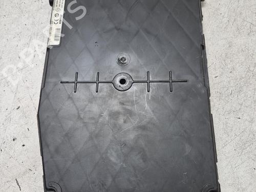 fuse-box-renault-scenic-ii-jm01_-2003-2004-2005-2006-2007-2008-2009-2010-37276509 main image
