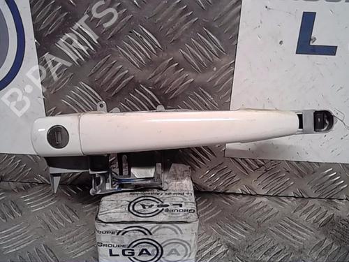 Used Front left exterior door handle PEUGEOT 208 I (CA_, CC_) 1.0 VTi (68 hp) 13861546